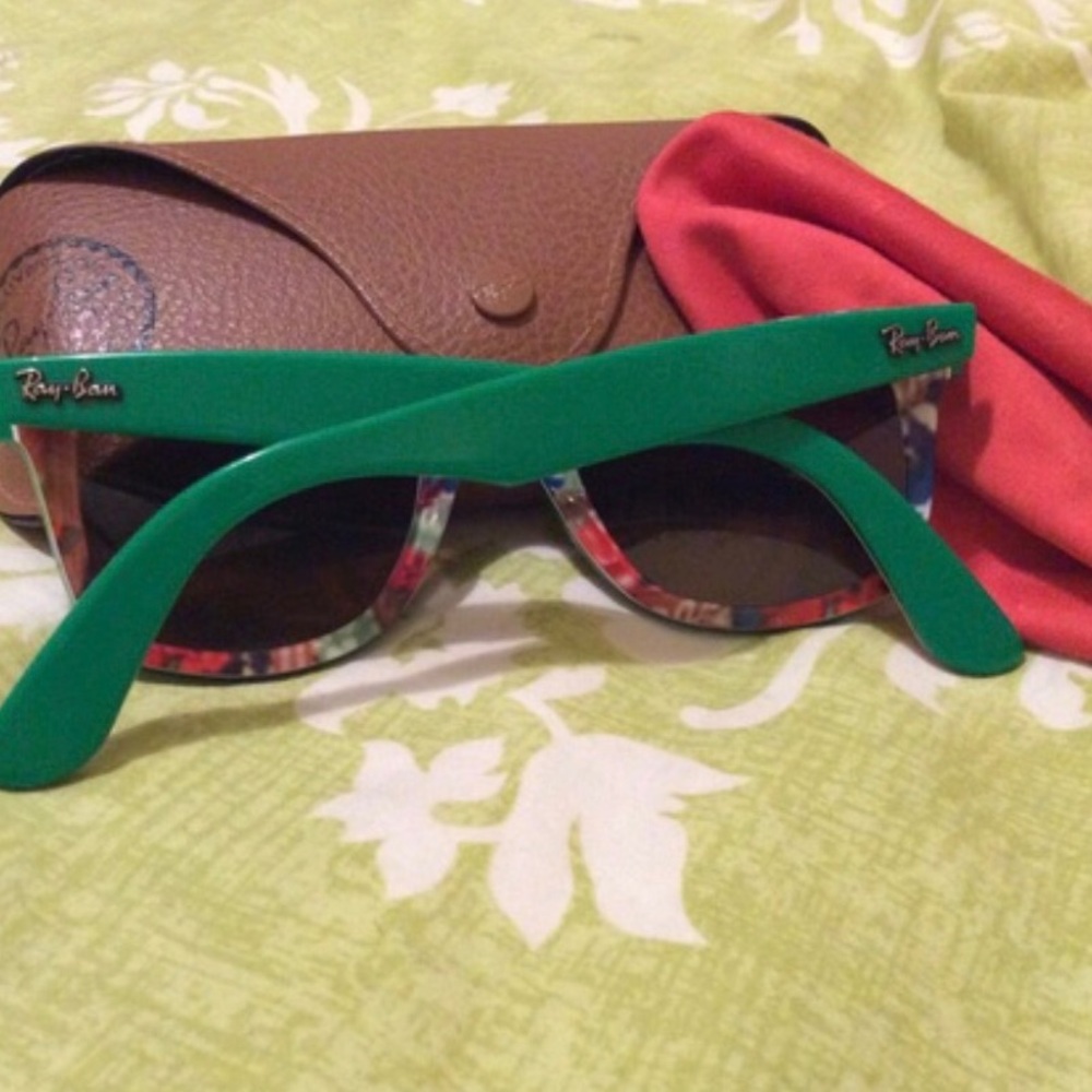 Ray Bans - Picture 2 of 5